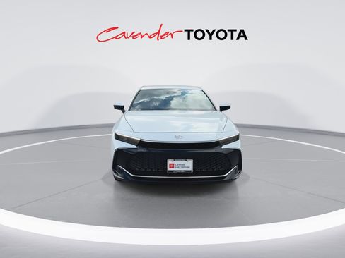 Used 2024 Toyota Crown XLE image 3