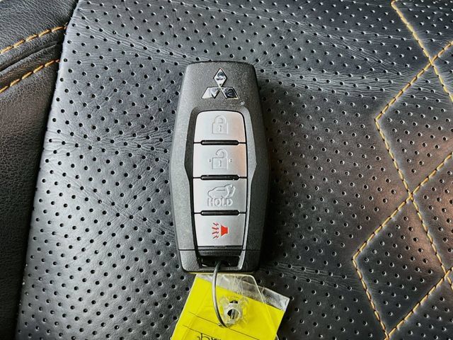 Used 2023 Mitsubishi Outlander SEL 40th Anniversary AWD/4WD image 12