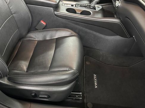 Used 2019 Nissan Altima 2.5 Platinum AWD/4WD image 38