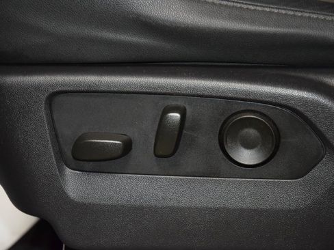 Used 2024 Chevrolet Silverado 1500 ZR2 image 40