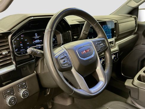 Used 2025 GMC Sierra 1500 SLT image 18