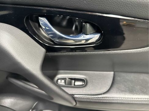 Used 2022 Nissan Rogue Sport SL w/ Premium Package image 29