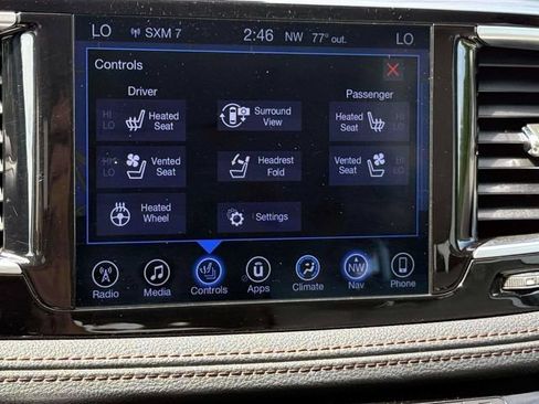 Used 2017 Chrysler Pacifica Limited w/ UConnect Theater Package FWD image 31