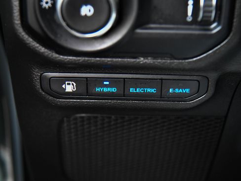 Used 2023 Jeep Wrangler Unlimited AWD/4WD image 32
