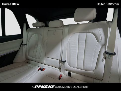 Used 2022 BMW X5 sDrive40i w/ M Sport Package RWD image 13