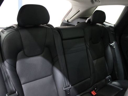 Used 2018 Volvo XC60 T6 Momentum w/ Convenience Package AWD/4WD image 37