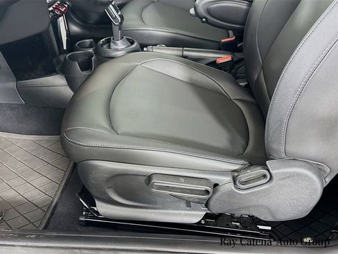 Certified 2023 MINI Cooper 2-Door Hardtop image 18