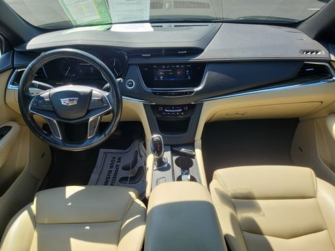 Used 2019 Cadillac XT5 Premium Luxury FWD image 11