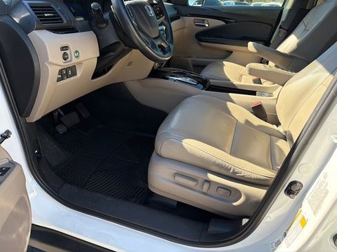Used 2021 Honda Pilot Touring image 9