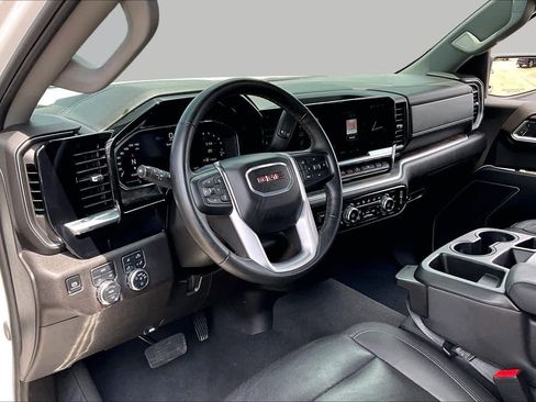 Used 2025 GMC Sierra 1500 SLT AWD/4WD image 18