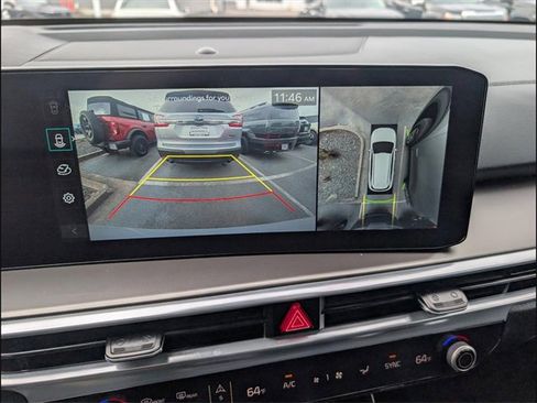 Used 2025 Kia Sorento SX image 11