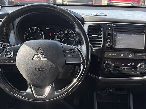 Used 2016 Mitsubishi Outlander SEL image 10