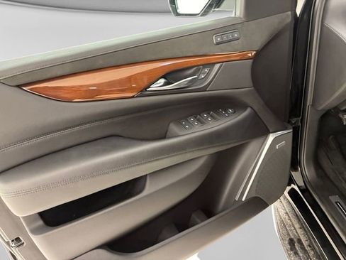 Used 2020 Cadillac Escalade Base image 13