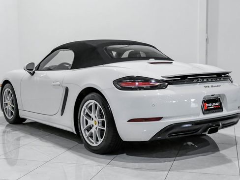 Used 2019 Porsche 718 Boxster image 10