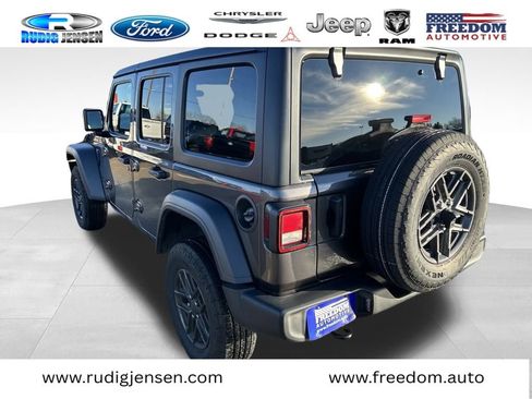 Used 2025 Jeep Wrangler Sport S image 9