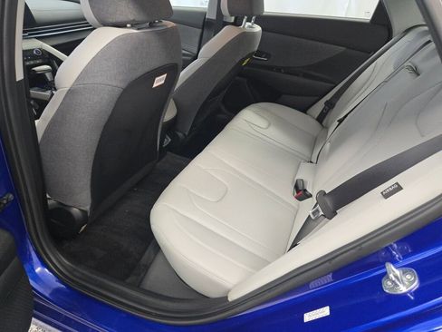 Used 2024 Hyundai Elantra Limited image 17