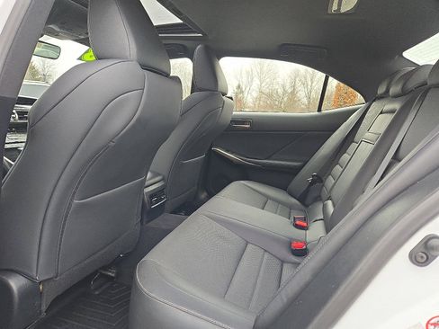 Used 2018 Lexus IS 300 F Sport w/ F Sport Package image 10