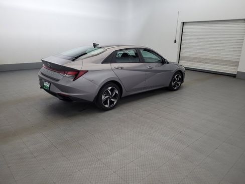 Used 2023 Hyundai Elantra SEL w/ Convenience Package FWD image 10