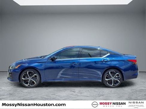 Certified 2023 Nissan Altima 2.5 SR FWD image 5