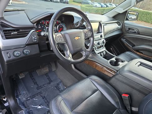Used 2019 Chevrolet Suburban LT image 17