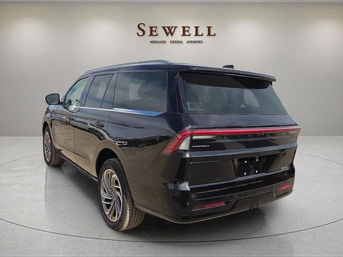 New 2026 Lincoln Navigator Reserve AWD/4WD image 3