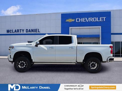 Used 2022 Chevrolet Silverado 1500 High Country w/ Technology Package AWD/4WD image 3