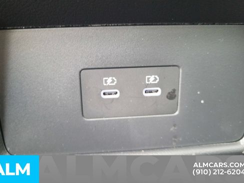 Used 2025 Nissan Rogue SL AWD/4WD image 22