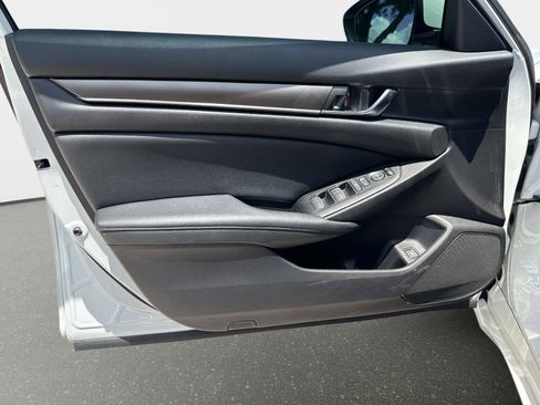 Used 2021 Honda Accord LX image 15