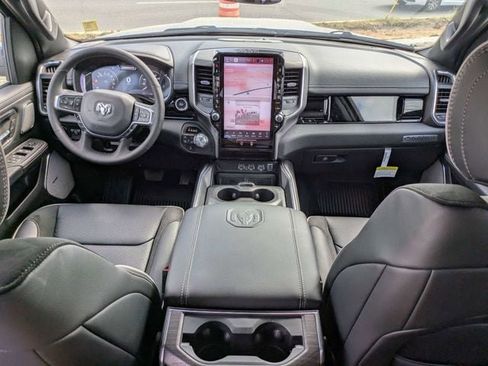 New 2026 RAM 1500 Laramie AWD/4WD image 15