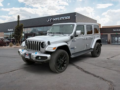 Used 2021 Jeep Wrangler Unlimited Sahara image 1