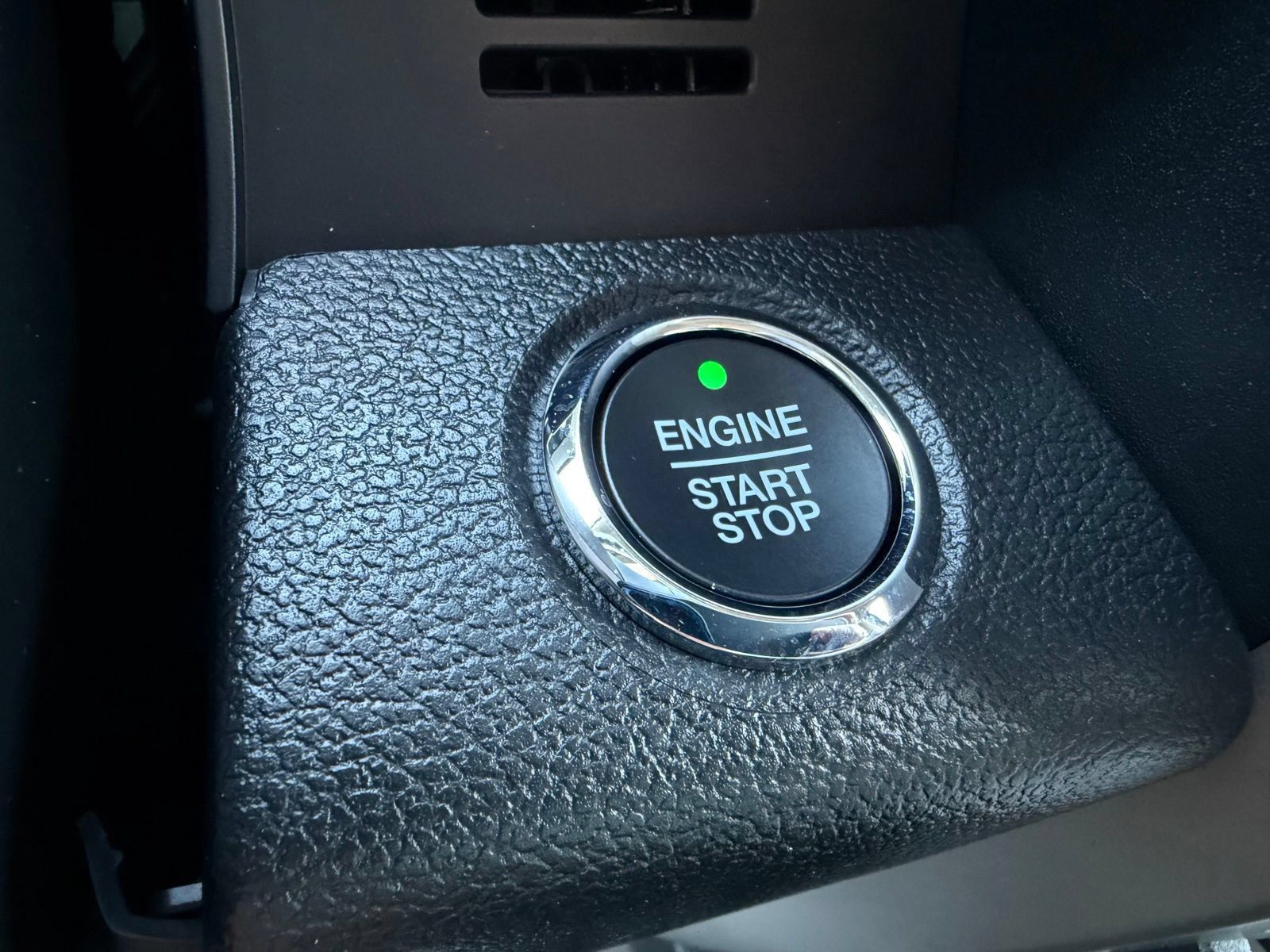 Used 2020 Ford F150 Lariat w/ Equipment Group 502A Luxury AWD/4WD image 24
