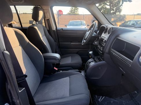 Used 2015 Jeep Patriot Sport w/ Power Value Group AWD/4WD image 18