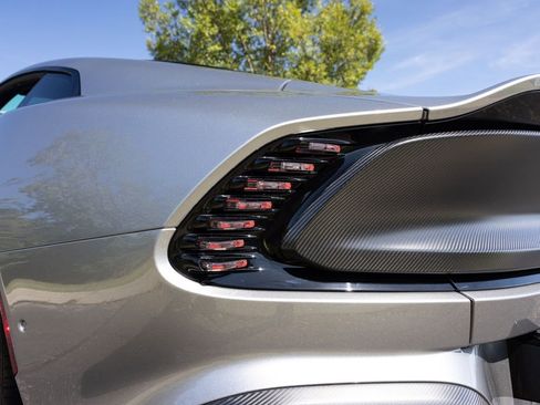 Used 2025 Aston Martin Vanquish V12 image 35