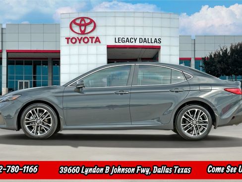 Used 2026 Toyota Camry XLE FWD image 6