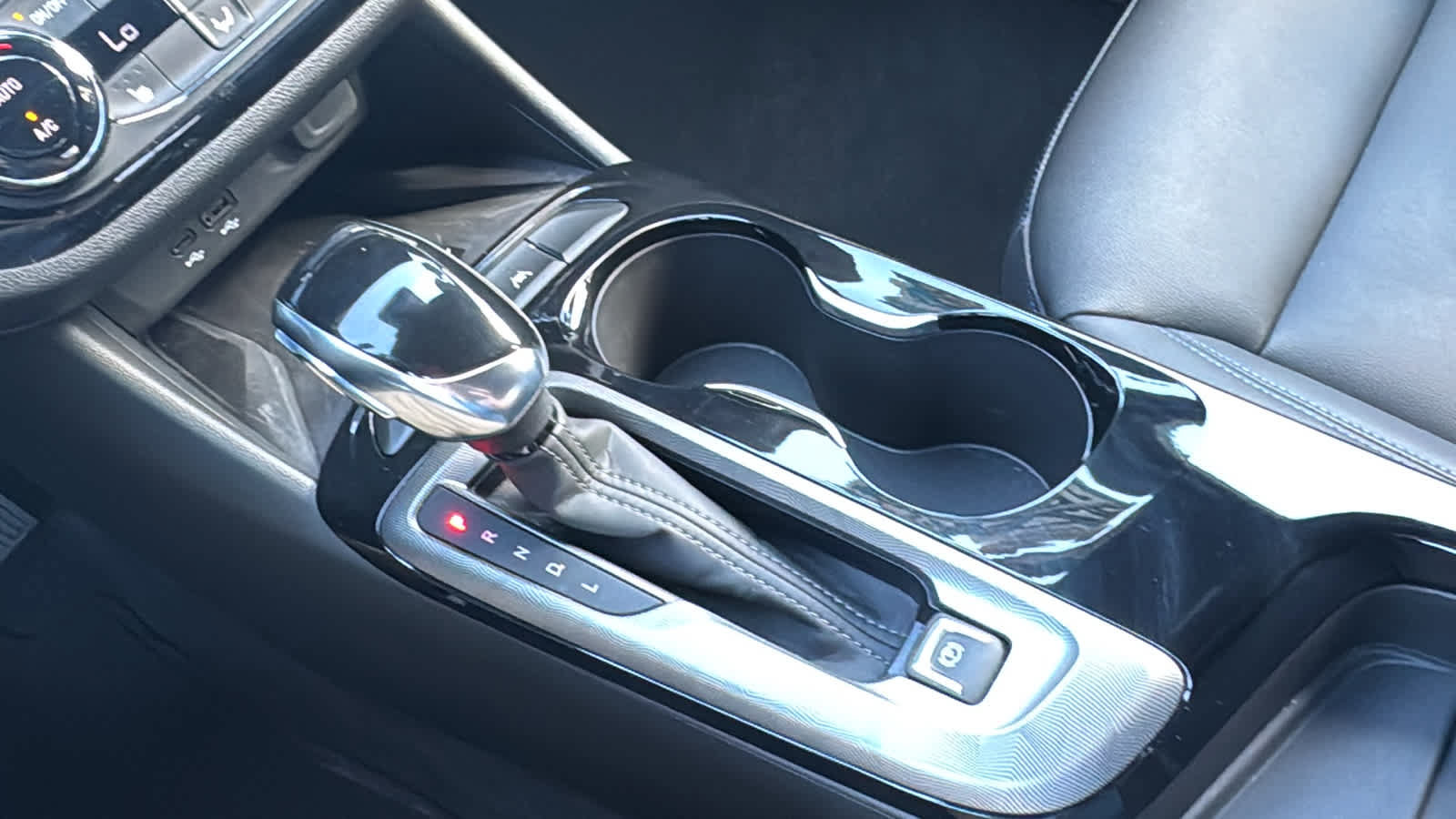 Certified 2024 Buick Envista Sport Touring w/ Convenience I Package FWD image 19