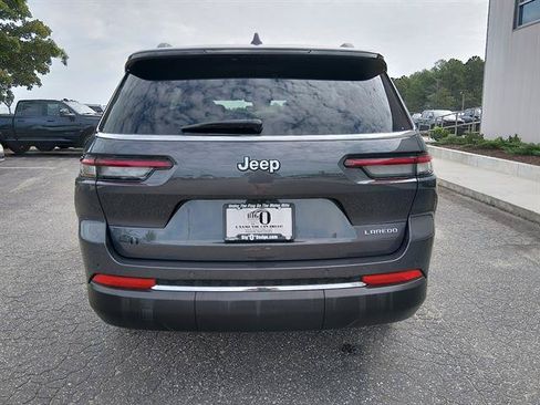 Certified 2025 Jeep Grand Cherokee L Laredo RWD image 4
