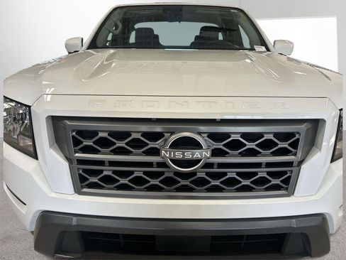 Certified 2024 Nissan Frontier SV w/ Technology Package AWD/4WD image 32