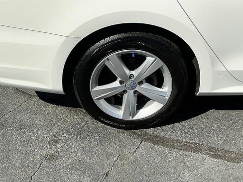 Used 2012 Volkswagen Passat 2.5 SE image 9