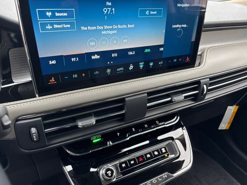 New 2025 Lincoln Corsair Premiere image 21