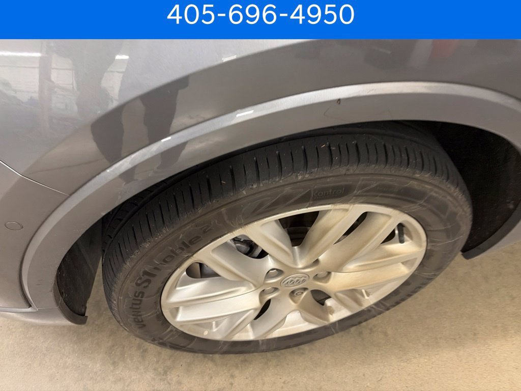 Used 2020 Buick Envision Premium w/ Driver Confidence Package AWD/4WD image 2