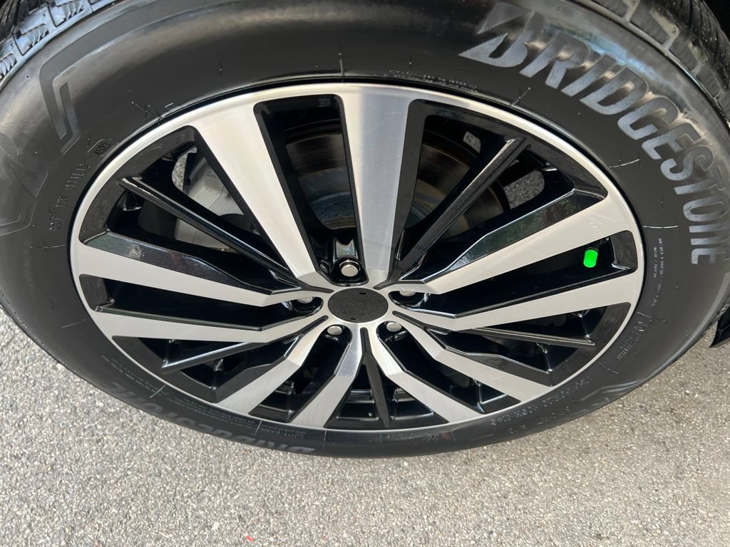 Certified 2024 Nissan Pathfinder Platinum AWD/4WD image 42