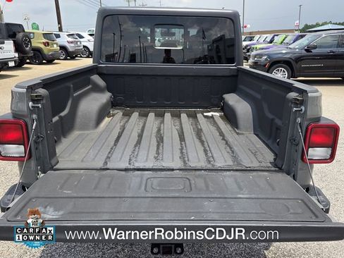 Used 2023 Jeep Gladiator Mojave w/ Cold Weather Group AWD/4WD image 11