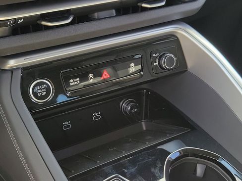 New 2025 Audi Q5 Prestige image 14