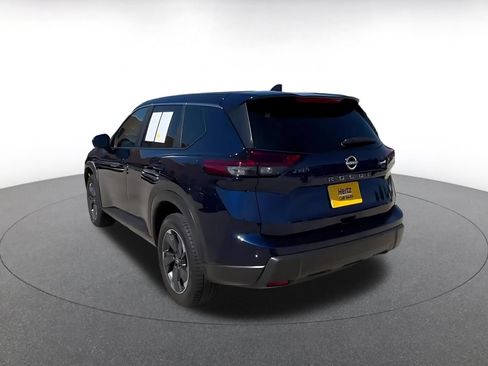 Used 2025 Nissan Rogue SV FWD image 11
