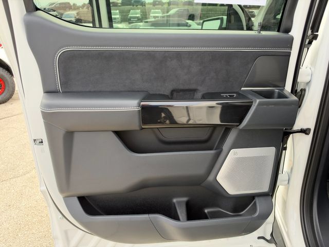 Used 2025 Ford F150 Lightning Platinum AWD/4WD image 25