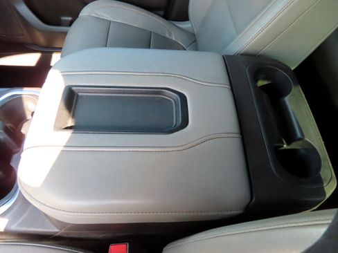 Used 2020 Chevrolet Silverado 2500 LTZ w/ LTZ Convenience Package image 26