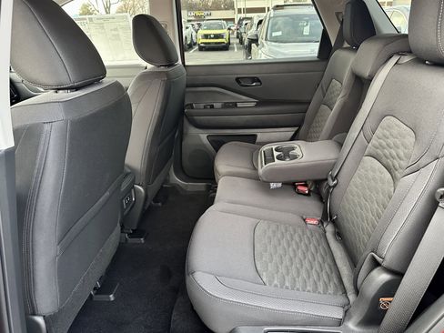 New 2026 Nissan Pathfinder SV image 31