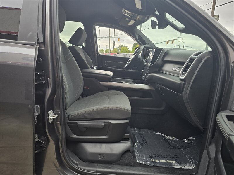 Used 2022 RAM 2500 Big Horn w/ Level C Equiment Group AWD/4WD image 15