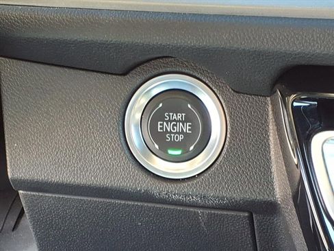 Used 2025 Chevrolet Traverse LT image 29