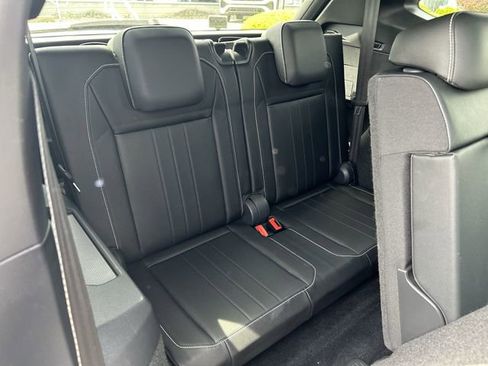Certified 2023 Volkswagen Tiguan SE R-Line FWD image 25